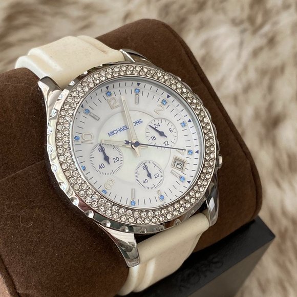 NWT Michael Kors Chronograph Date White Rubber Strap Women\'s Watch MK5389 main image 4